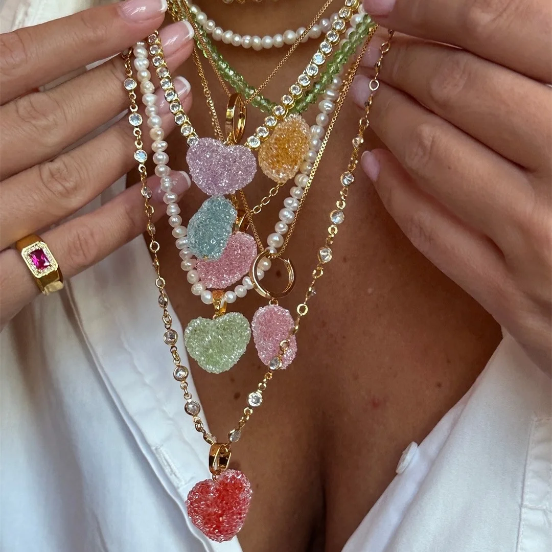 

Горячее ожерелье с подвеской в форме сердца и жемчуга дофамина, модное темпераментное нишевое ожерелье цвета макарон, акриловые рождественские подарки для женщин