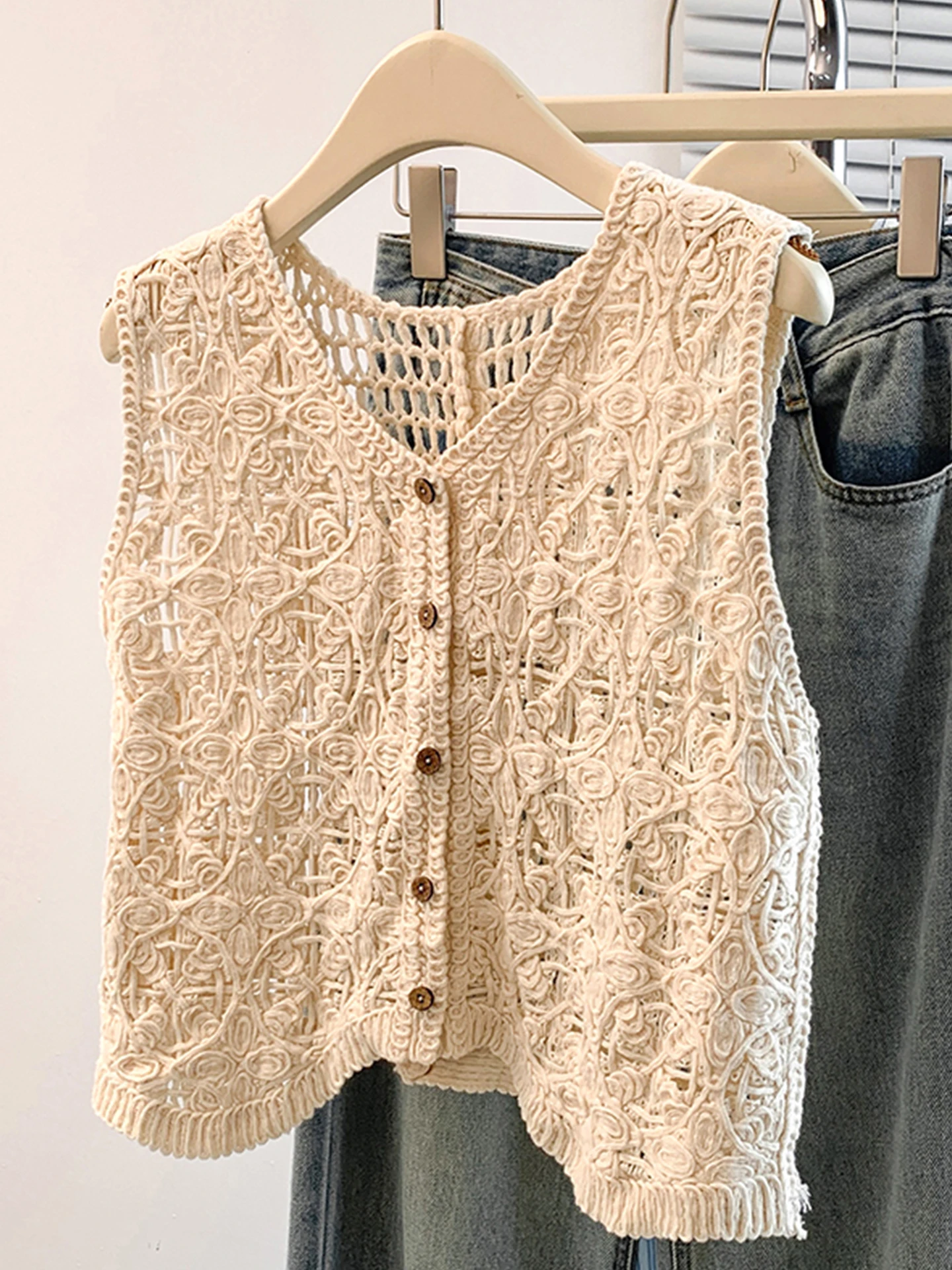 

n Knitted Hooked Hollow out V-Ne Sweater Vest Women's plus Size Design Sense Outerwear Svel Top