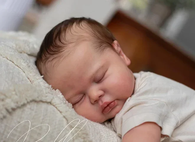 Bebe Augurk 25 inch Enorme Grootte Reborn Doll Kit Frisse kleur Soft Touch met stoffen lichaam Onvoltooide poponderdelen