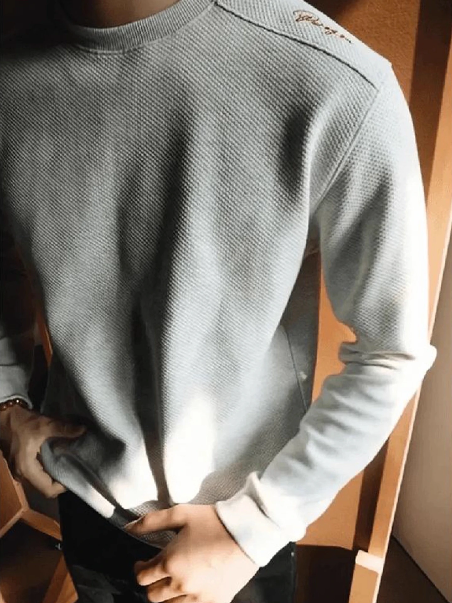 الرجال Bla العسل الأحمر التسمية المطرزة Fce هوديي طويل Sve رداء علوي غير رسمي مريح فضفاض صالح الشتاء قاعدة طبقة irt