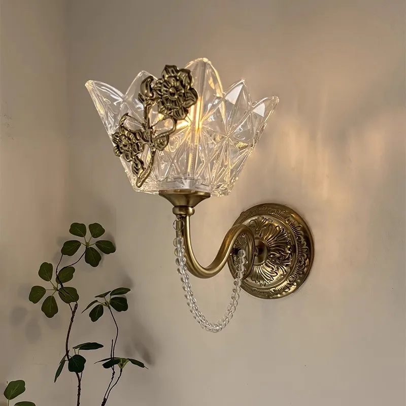 

French medieval light luxury wall lamp, American retro living room headboard, hallway, staircase atmosphere wall lamp