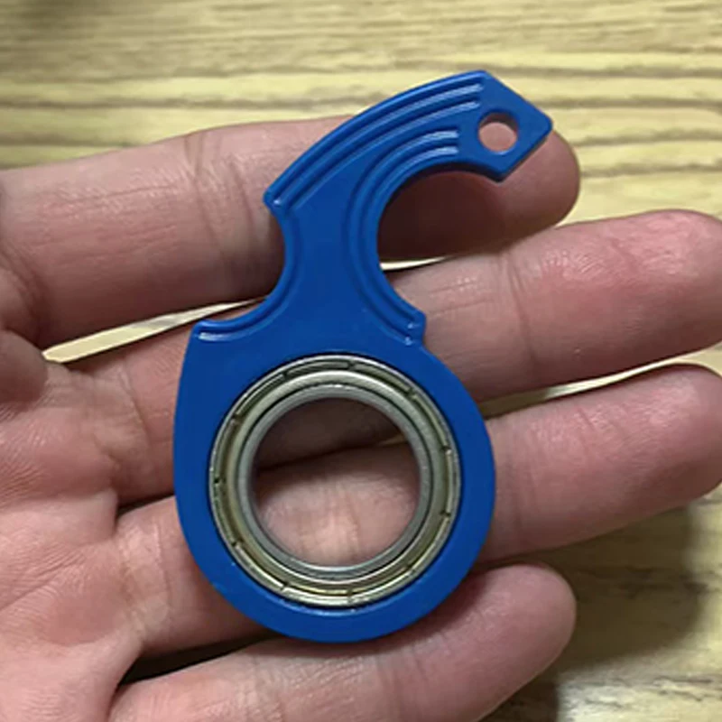 クリエイティブキーホルダースピナー フィジェットトイ キーリング付き クールなEDCグッズ 不安、ADHD、ストレス解消おもちゃ ティーン、男の子、女の子、大人向け