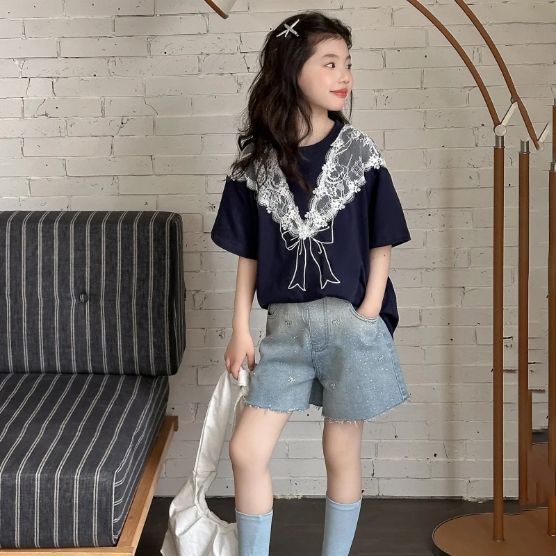 

Girls Suit2026New Summer Bowknot Letter Pattern for GirlstShort-sleeved shirt and denim shorts two-piece set trendy8