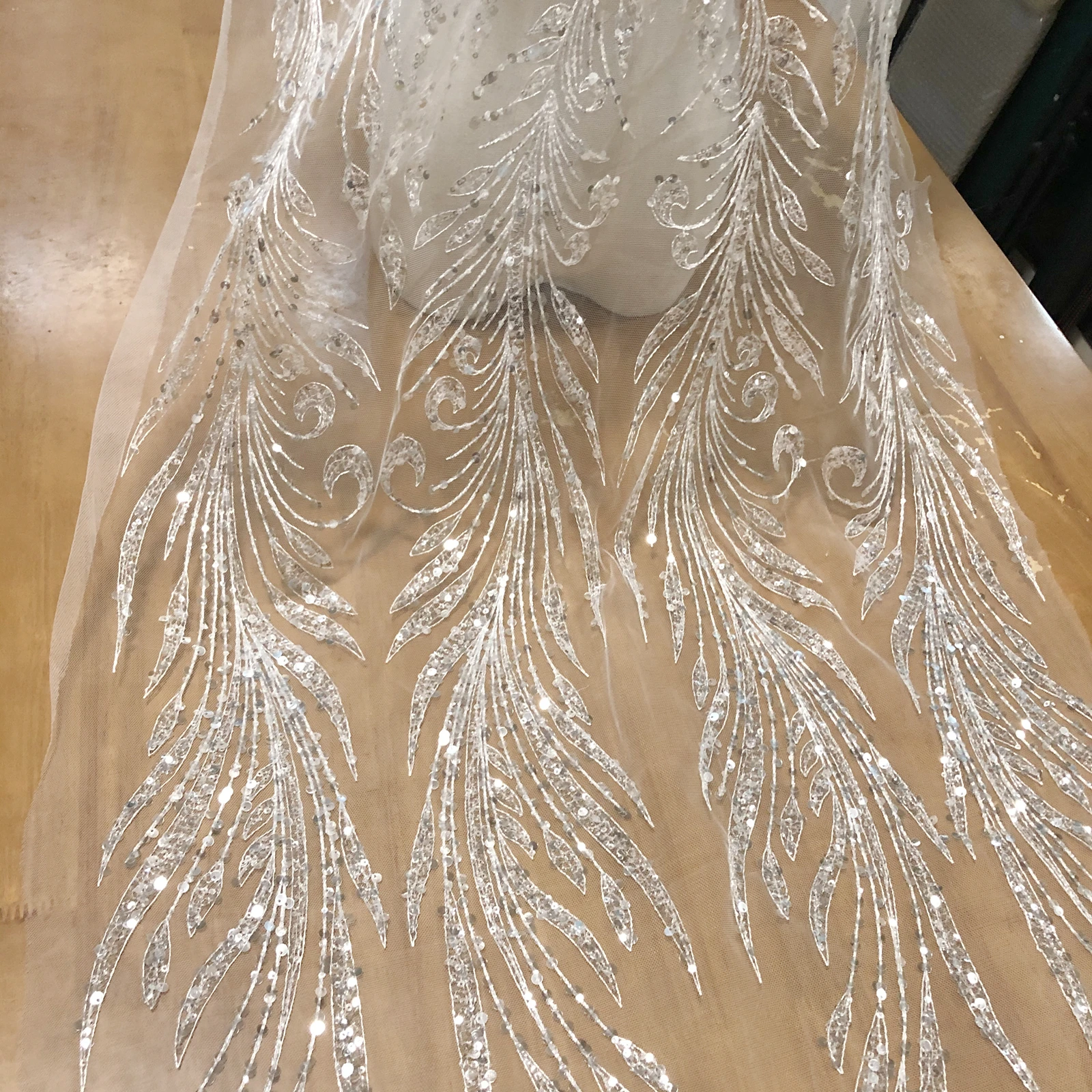 Robe brodée en tulle à paillettes brillantes, accessoires vestisens, tissu en dentelle, convient pour mariage et soirée, patients