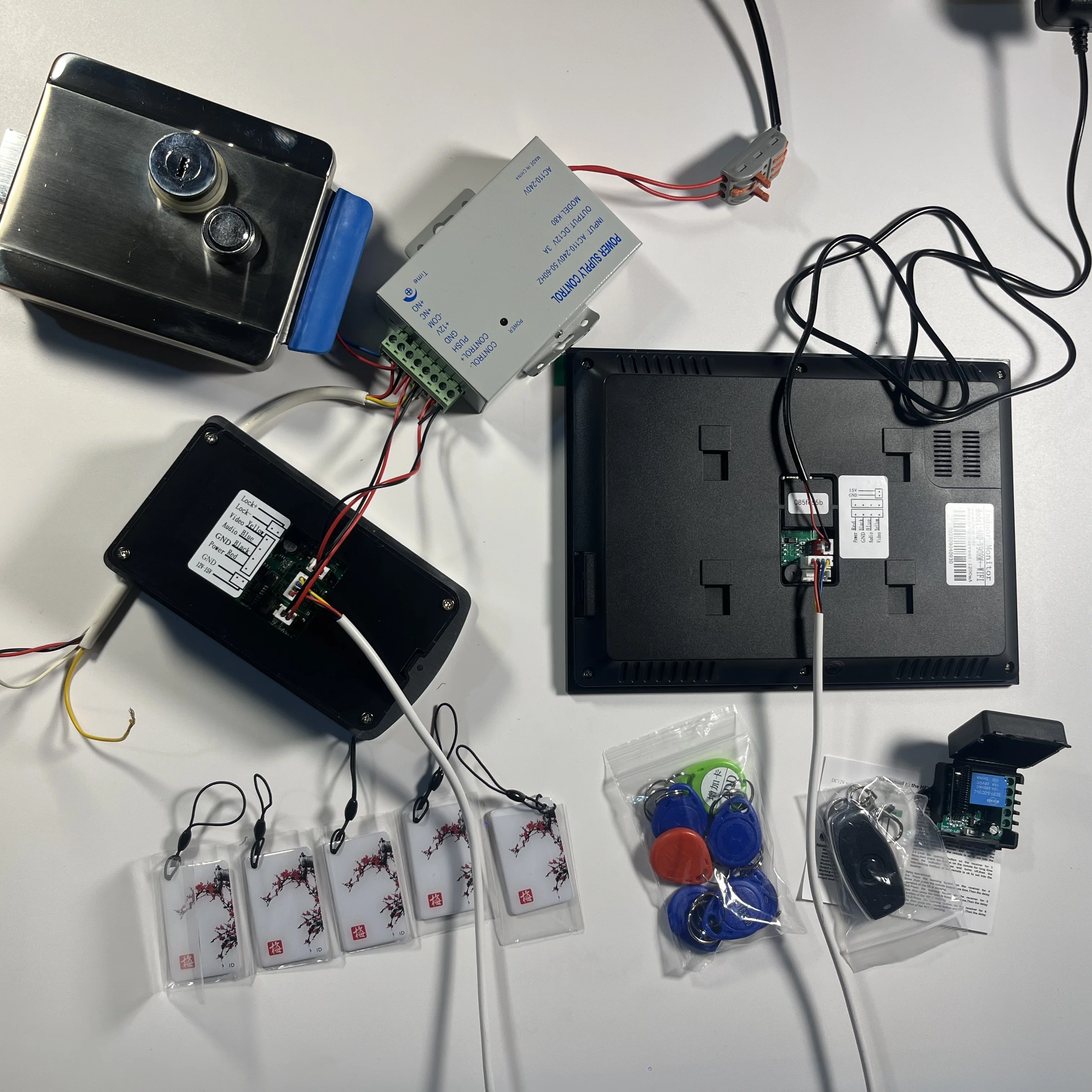 9インチケーブル付きビデオドア用インターホン,2モニター1 rfidアクセス,700Tvlカメラ,電気制御ドアロック