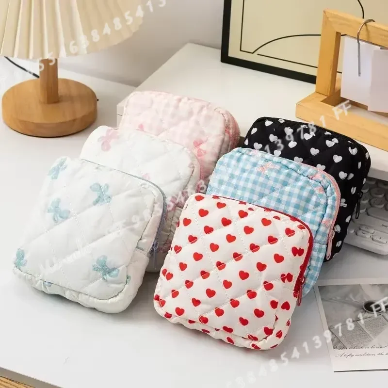 Heart Print Sanitary Napkin Storage Bag Portable Period Pouch Tampon Organizer Mini Makeup Lipstick Case Feminine Hygiene