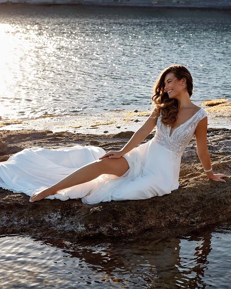 Praia vestido de casamento com decote em v apliques sem costas botão sem mangas vestido de noiva longo vestidos de casamento robe de mariee