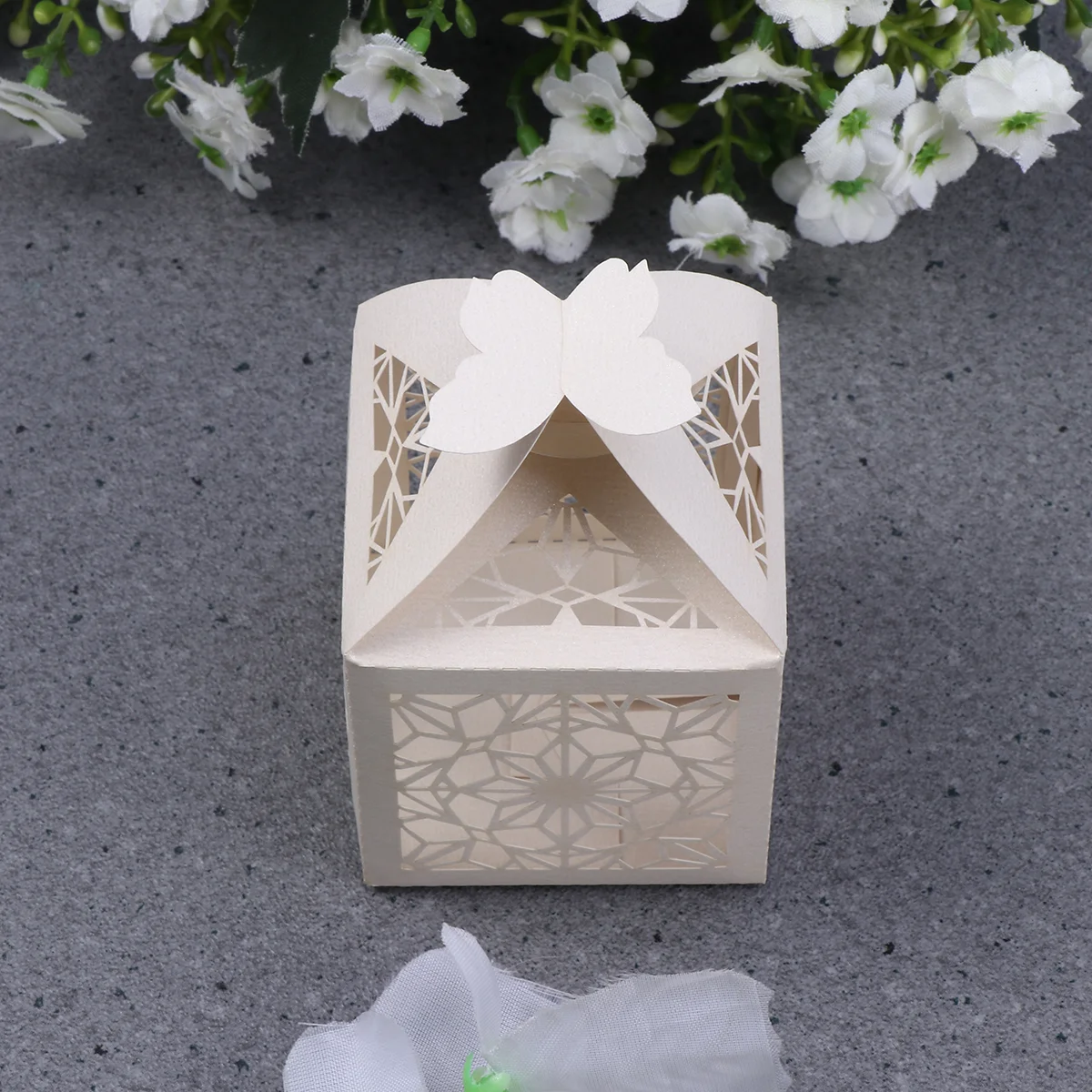 

50 Pcs Wedding Favor Boxes Shirt for Presents Party Gift Bride Gifts Hollow Out