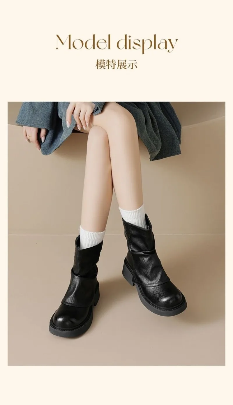 Neue Damen-Stiefeletten mit eckiger Zehenpartie und verstärktem Absatz, dicke Plateaustiefeletten mit Blockabsatz, kurze Retro-Stiefeletten aus weichem Leder mit Reißverschluss auf der Rückseite. – Detail 5