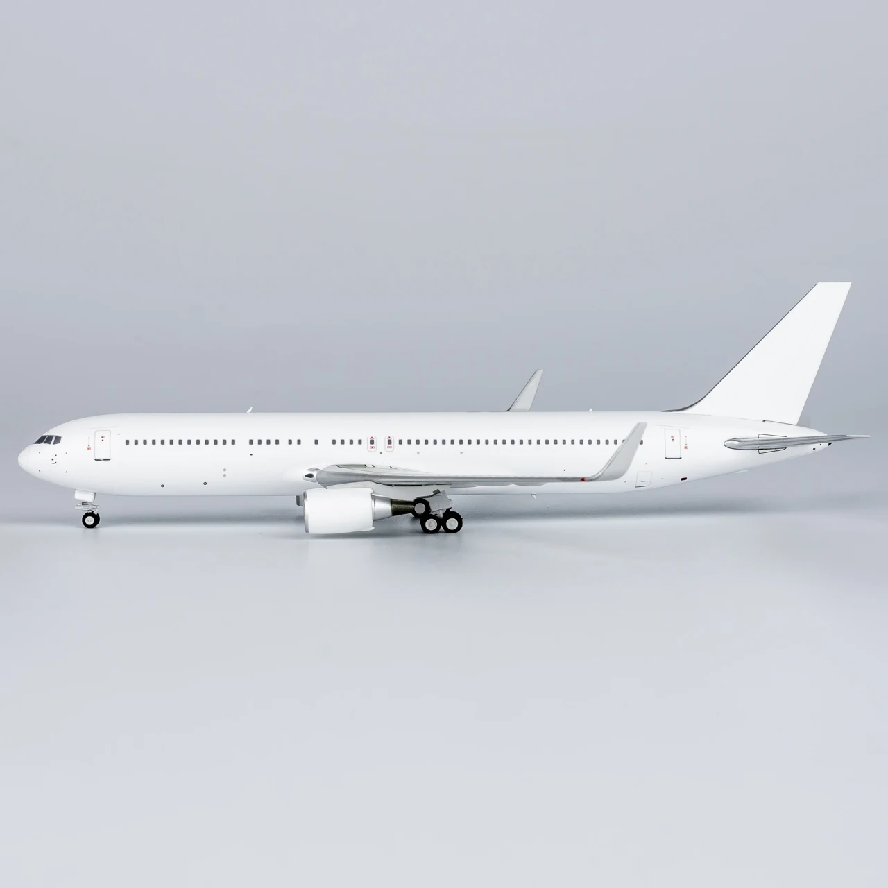 17000 paduan hadiah Pesawat koleksi Model NG 1:400 B767-300ER mesin CF6 Model kosong Diecast Model Jet pesawat terbang