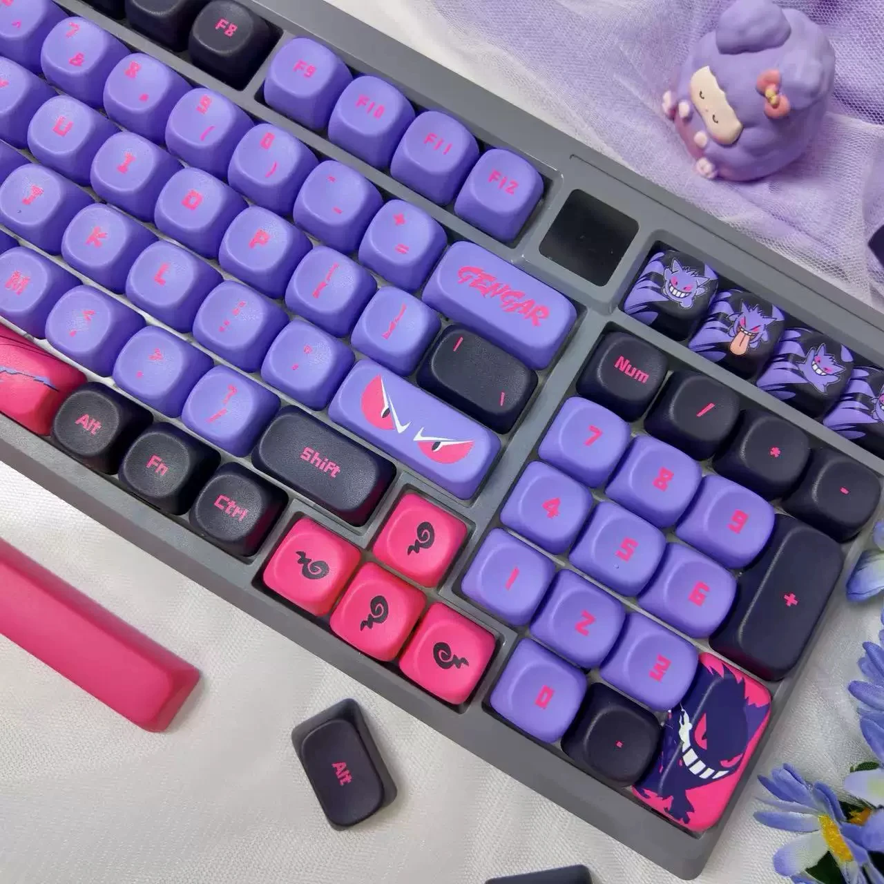 Anime Gengar Themed Keycaps MOA Cherry Profile PBT Sublimated Custom Keycaps for ISO Alice Layout MX switch Mechanical Keyboards