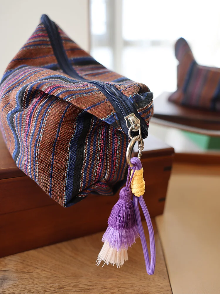 Bunt gestreifte Fransen-Anhänger-Make-up-Tasche im Ethno-Stil für Damen, mit Reißverschluss, für Reisen, tragbare Aufbewahrungstasche, Innenfutter-Tasche, Clutch – Detail 4