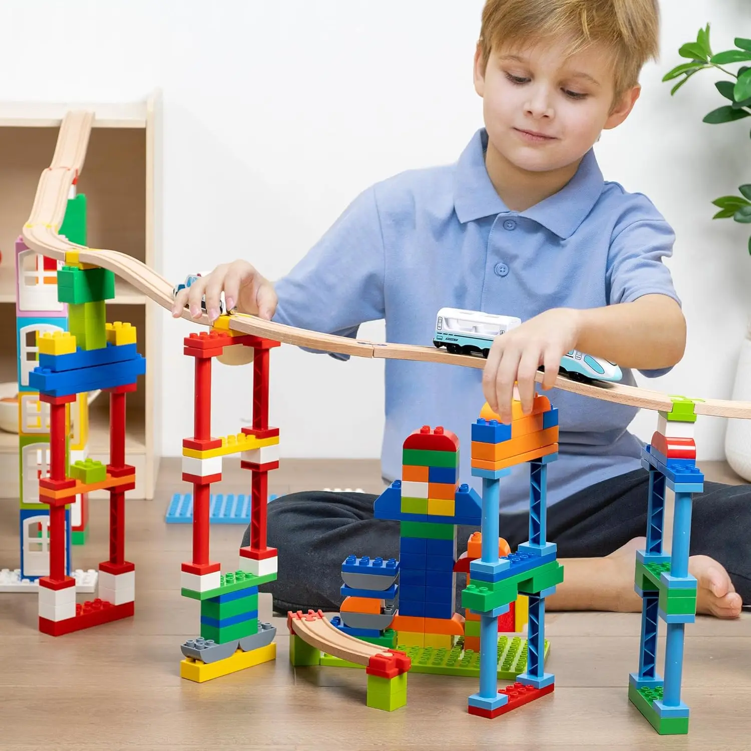 อุปกรณ์เสริมรางรถไฟไม้ 28 ชิ้นตัวเชื่อมต่อรางไม้เข้ากันได้กับแบรนด์ชั้นนำทั้งหมดของขวัญวันเกิดสำหรับเด็กผู้ชายเด็กผู้หญิงสุนัข