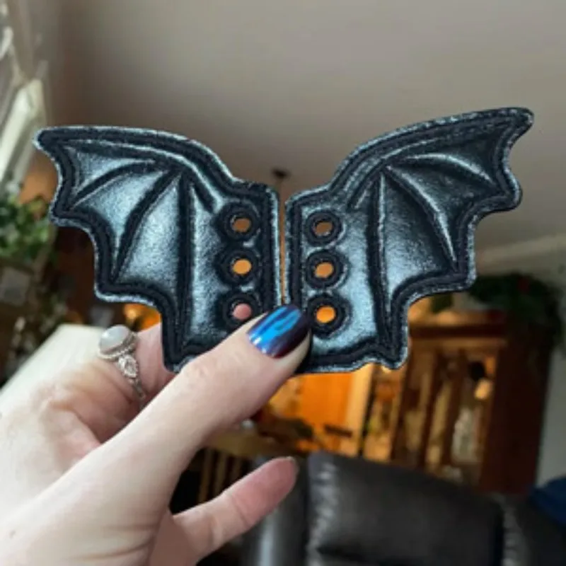 Trendy and Minimalist Embroidery Bat Wings Shoelaces Hanging Decorations Shoe Buckles Accessories Halloween Vampire Decorations