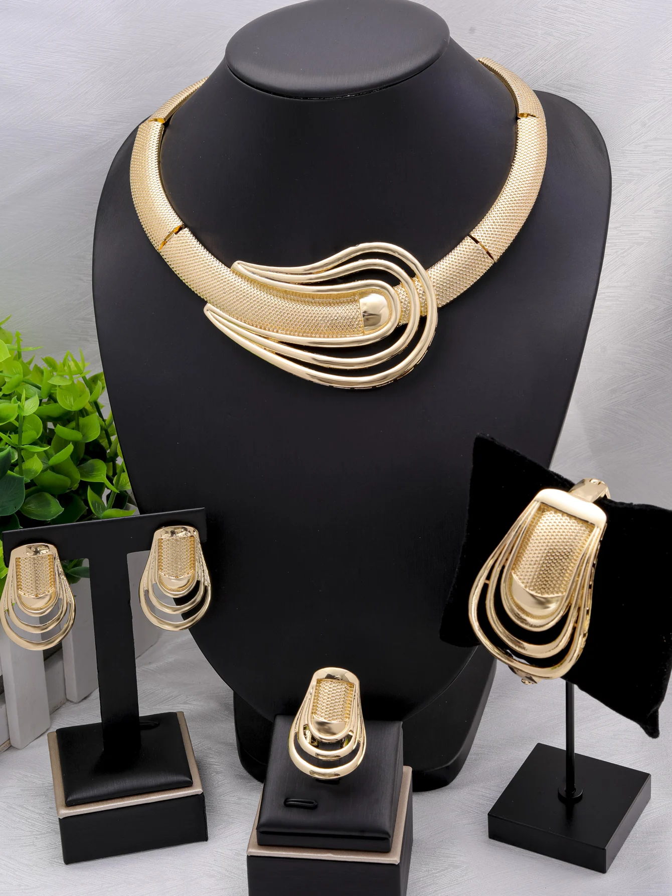 African Fashion Earrings Necklace Ring Jewelry Set for Women Luxury Gold Color Earrring Geometry Design Italy Wedding Gift