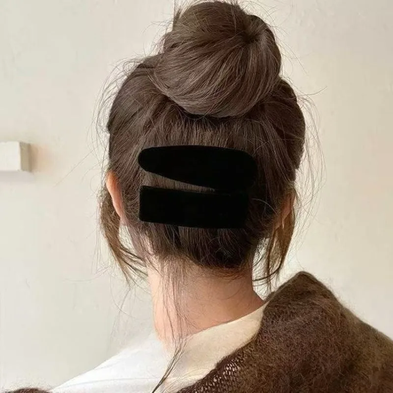 2 Stück Modische Klassische Samt-Haarspangen in Unifarben, Vintage-Haarklammern für Mädchen und Frauen, Koreanische Haaraccessoires – Detail 2
