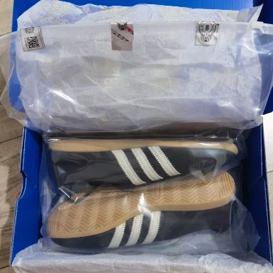 Adidas Originals JAPAN Trainer-style Sneakers, Comfortable, Fitted, Casual, Classic, for Men and Women Black, KK3438