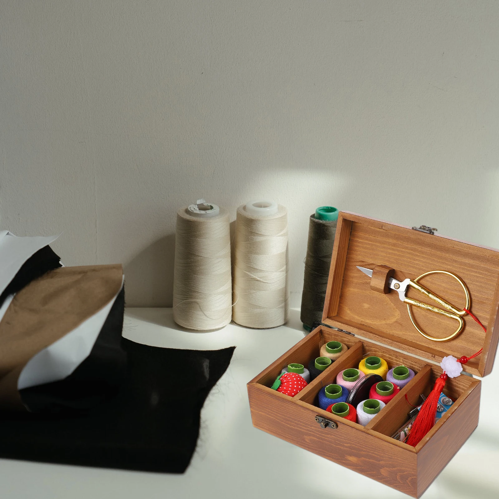

1Set Needlework Storage Box Large Capacity Retro Wood Grain Sewing Kit Household DIY Tailoring Tools Basic Emergency Quilting