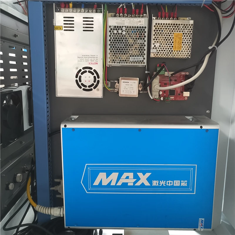 YUGONG Factory Price Max Raycus Source Laser Cleaning Machine 100w 200w Laser Rust Removal for Metal