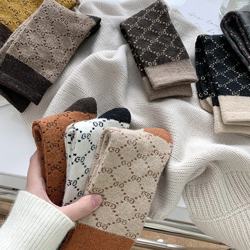 

Утолщенные шерстяные носки с двойным G, теплые носки до середины икры, японские носки в стиле ретро с толстым ворсом, длинные носки интернет-знаменитостей (EU35-40)