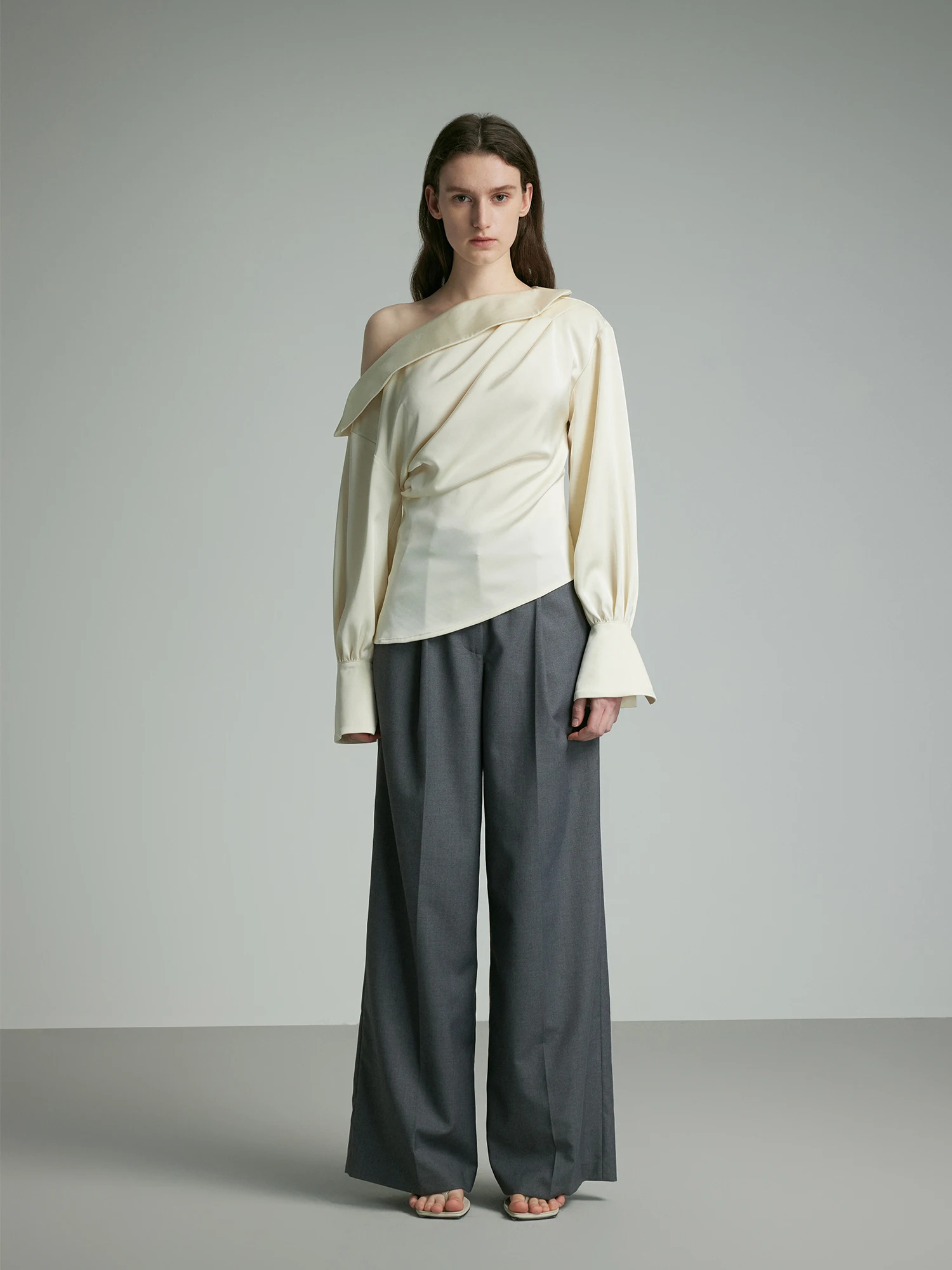 

Женские облегающие кроссовки Openroles с расклешенными рукавами и асимметричным воротником с высоким разрезом, длинные рукава из полиэфирного волокна све