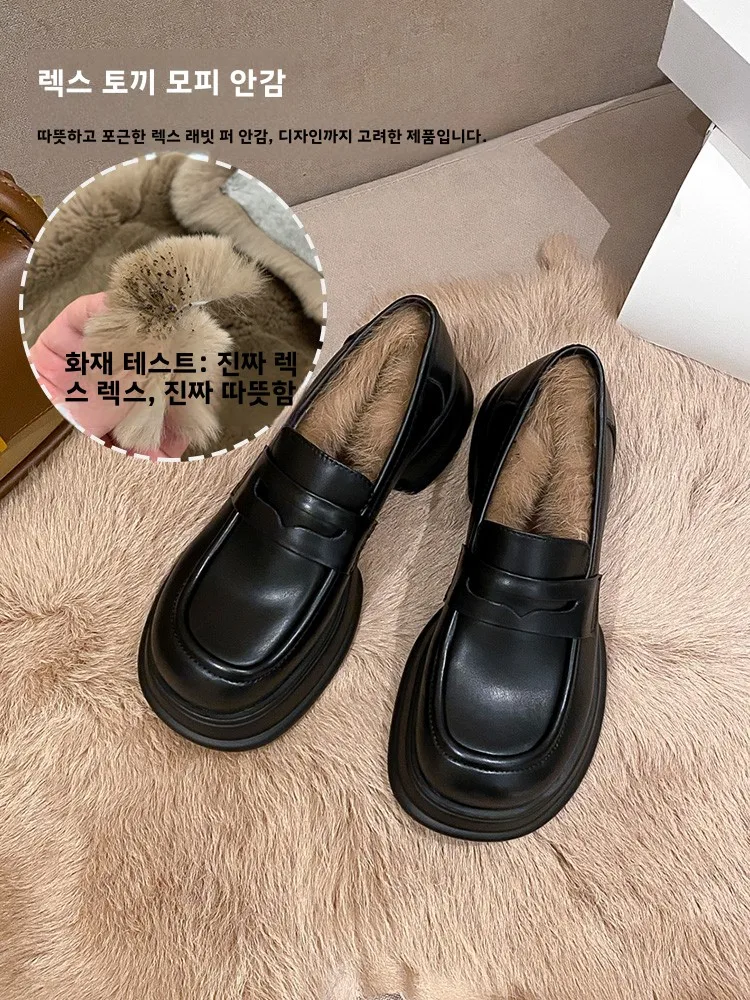 chaussures-a-enfiler-pour-femmes-avec-fourrure-de-lapin-design-rehaussant-chaussures-d'hiver-en-coton-style-britannique