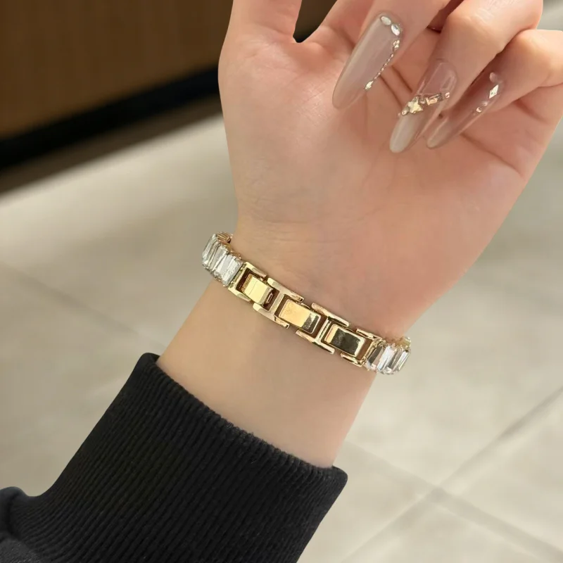 Irregular Diamond Studded Metal Strap Suitable for Xiaomi Band 8Pro/9Pro, For Mi Band 3/4/5/6/7, 8/8NFC/9/9NFC/10/10NFC, For Red - view 5