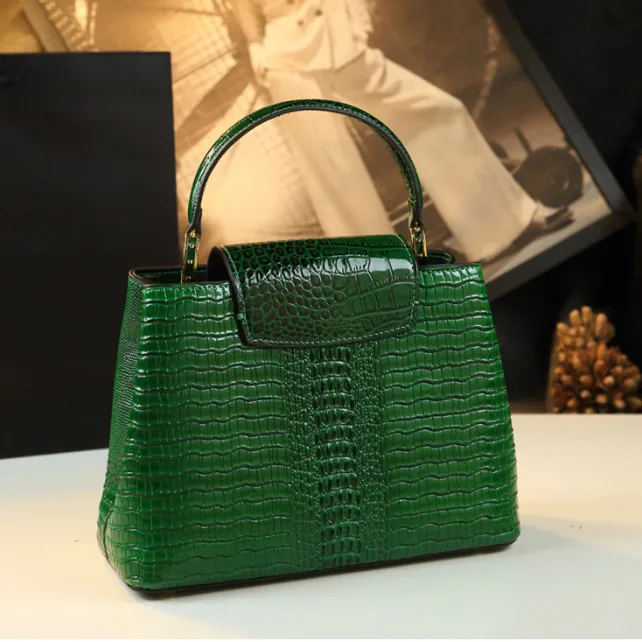 Imagem -06 - Bolsas de Couro Genuíno para Mulheres Bolsa de Ombro Luxuosa para Senhora Padrão Crocodilo Novas Bolsas Mensageiro Verde e Preta Bolsa Concha na Moda 2023