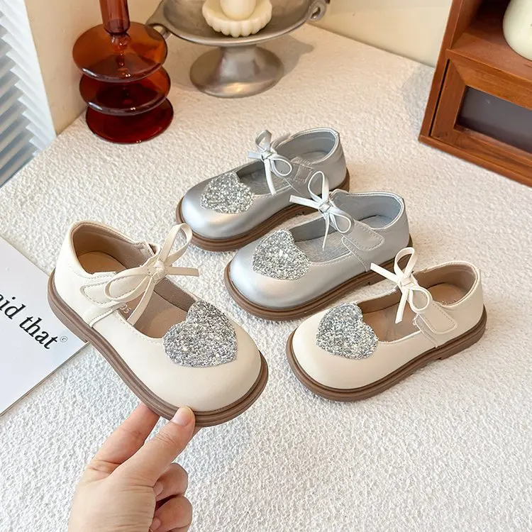 

Sweet Girl Shoes 2025 Autumn New Heart-shaped Girl Leather Shoe Simple Girl Princess Shoe Fashion Bow Performance Shoe Kid Shoes
