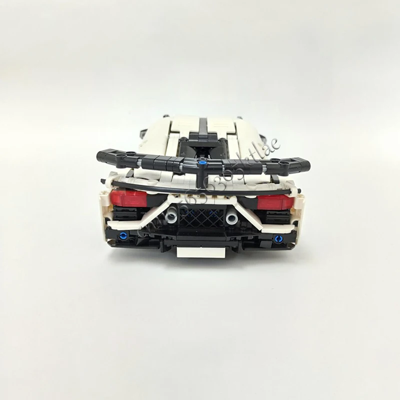 Nuovo 1369 PCS Moc Hot Racing Bianco Avanzato Tecnico Supercar Modello Building Blocks Velocità Veicolo Mattoni Giocattoli Per Bambini Regali Per Adulti