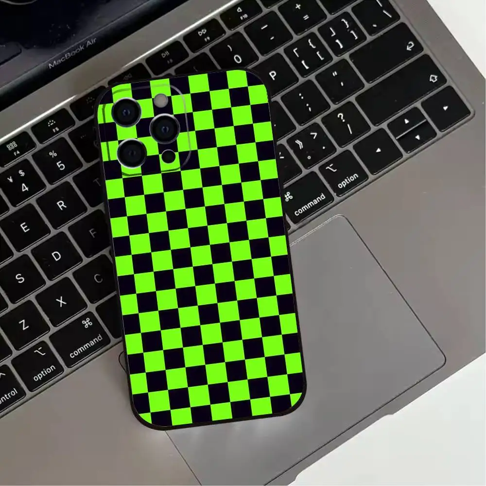 حافظة هاتف على شكل حرف C لهاتف iPhone 17,16,15,14,13,12,11 Plus، Pro Max، XS، غطاء أسود من السيليكون الناعم