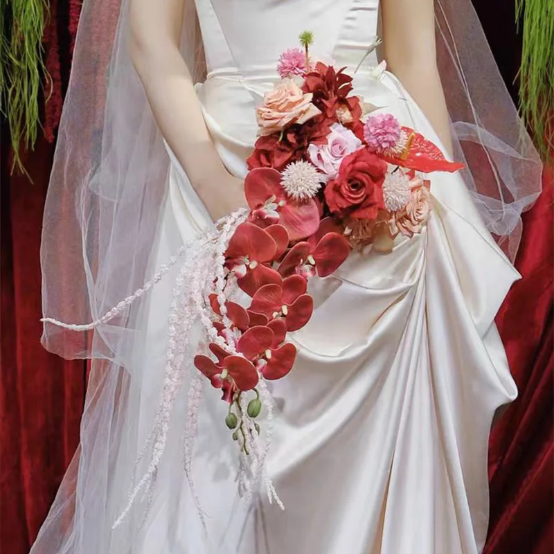 Bridal bouquet red flannel rose bouquet simulated bouquet water droplets