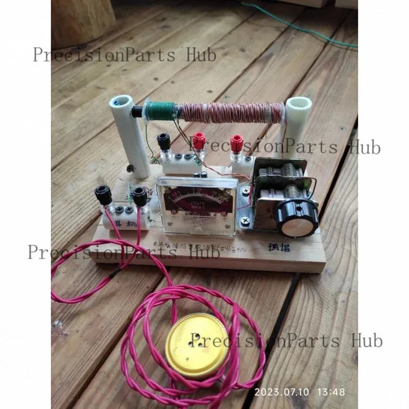 Medium-wave magnetic rod ore radio without electricity radio without power