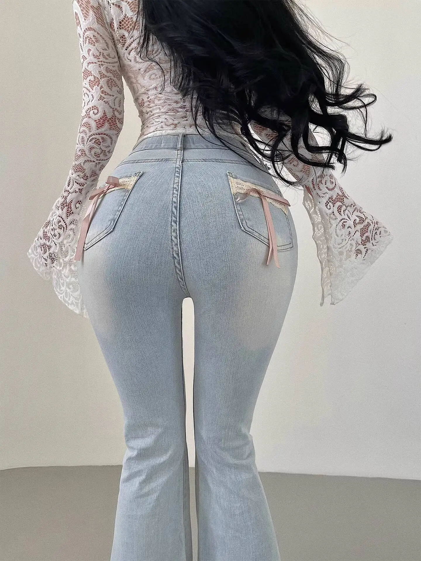 

Джинсы YoungGirlDay в стиле корейской манги, с завышенной талией, задними карманами, бантом, расклешенные, удлиняющие ноги, длиной в пол, модель JA4F