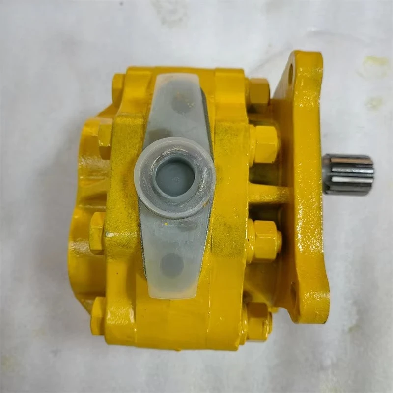 Excavator Parts Hydraulic Gear Pump 07432-71203 D65A-8 D85A 0743271203 Transmission Pump Fast Delivery