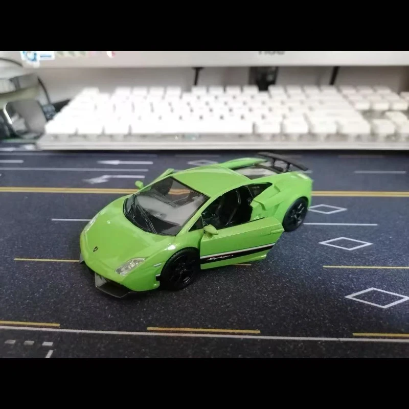 1:36 Lamborghini Gallardo LP570-4 Super Sport Speelgoedauto RMZ Stad Diecast Metaal Miniatuur Model Trek Geavanceerde Collectibles