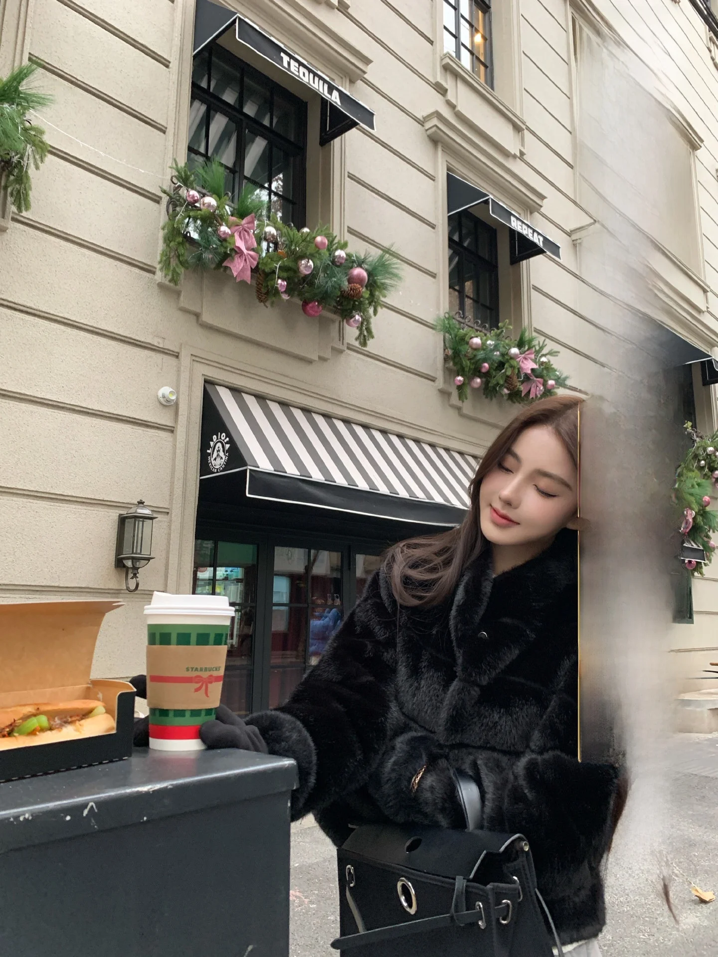 

OKMAOP Mh Love Letter Women's Thiened Faux Fur Coat Eco-friendly Luxury Sensation Long Sve Straight Cut Sle