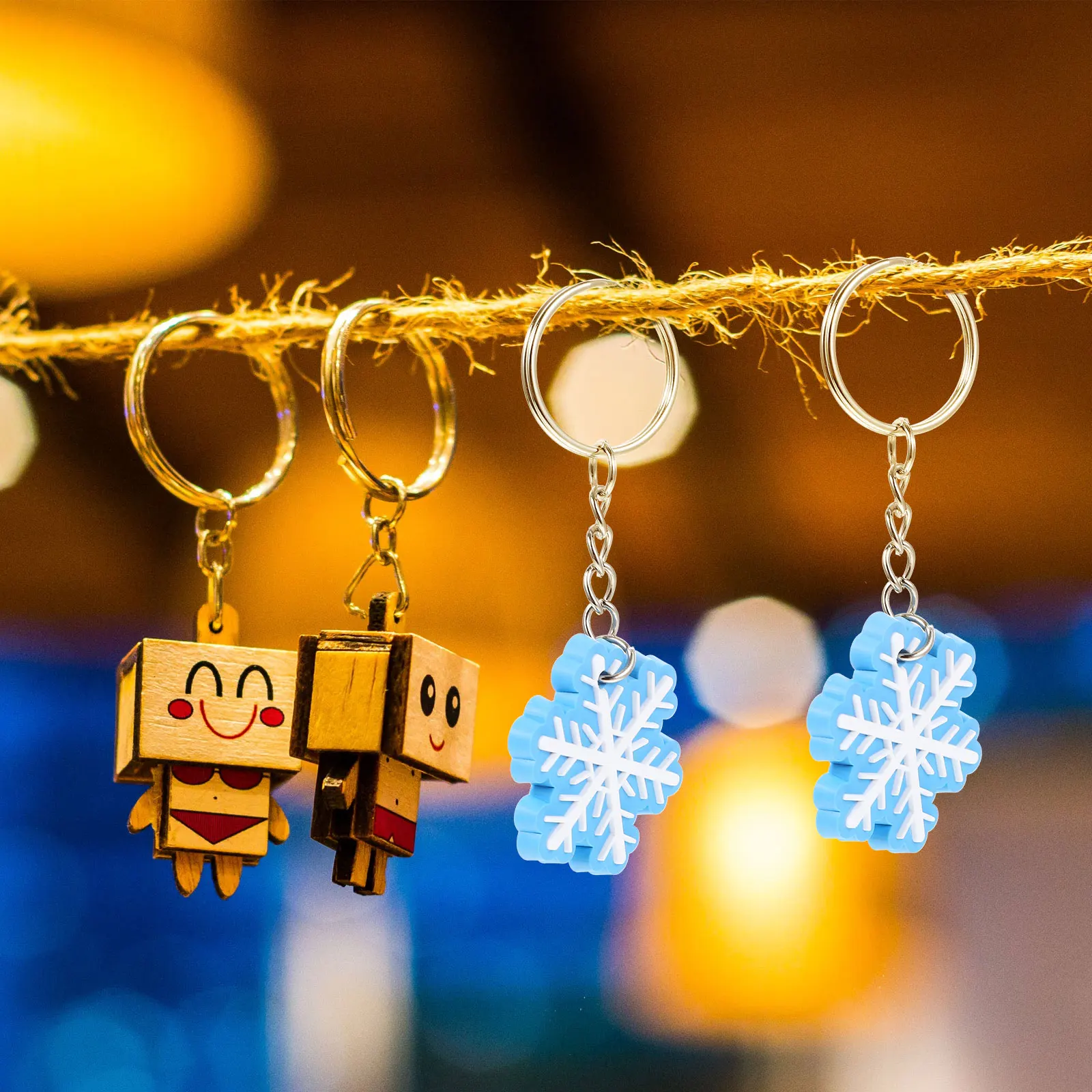 

10pcs Snowflake Keychains Christmas Decorations Cute Cartoon Key PVC Hanging Pendants for Car Keys Bags Backpacks Festival