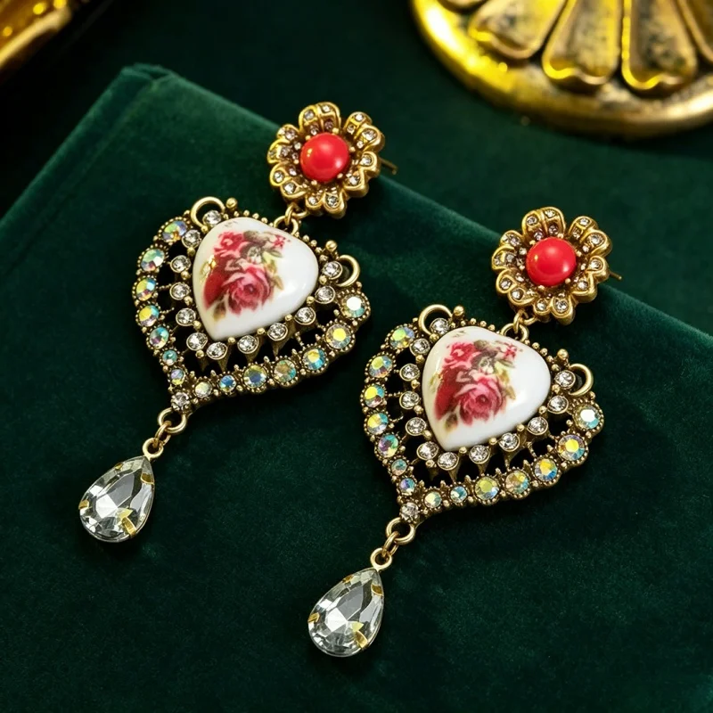 Women Retro Gothic Floral Heart Dangle Earrings Ornate Gold Frame Pink Rose Photo Cabochon Waterdrop Crystal Pendant Trendy Wedd
