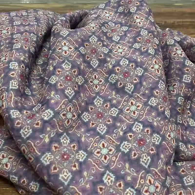 

50x138 cm pure ramie fabric, suitable for making breathable summer clothing such as shirts, dresses, and qipaos.