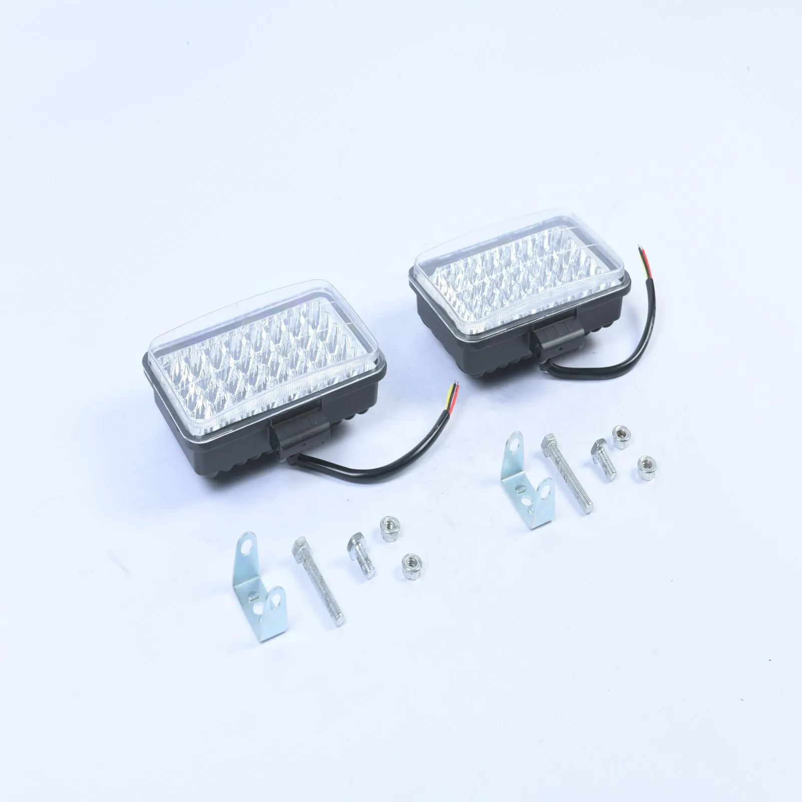 

2 шт. 5 дюймов 48 светодиодные фары универсальные для автомобиля, мотоцикла, квадроцикла, грузовиков, тракторов, внешние аксессуары