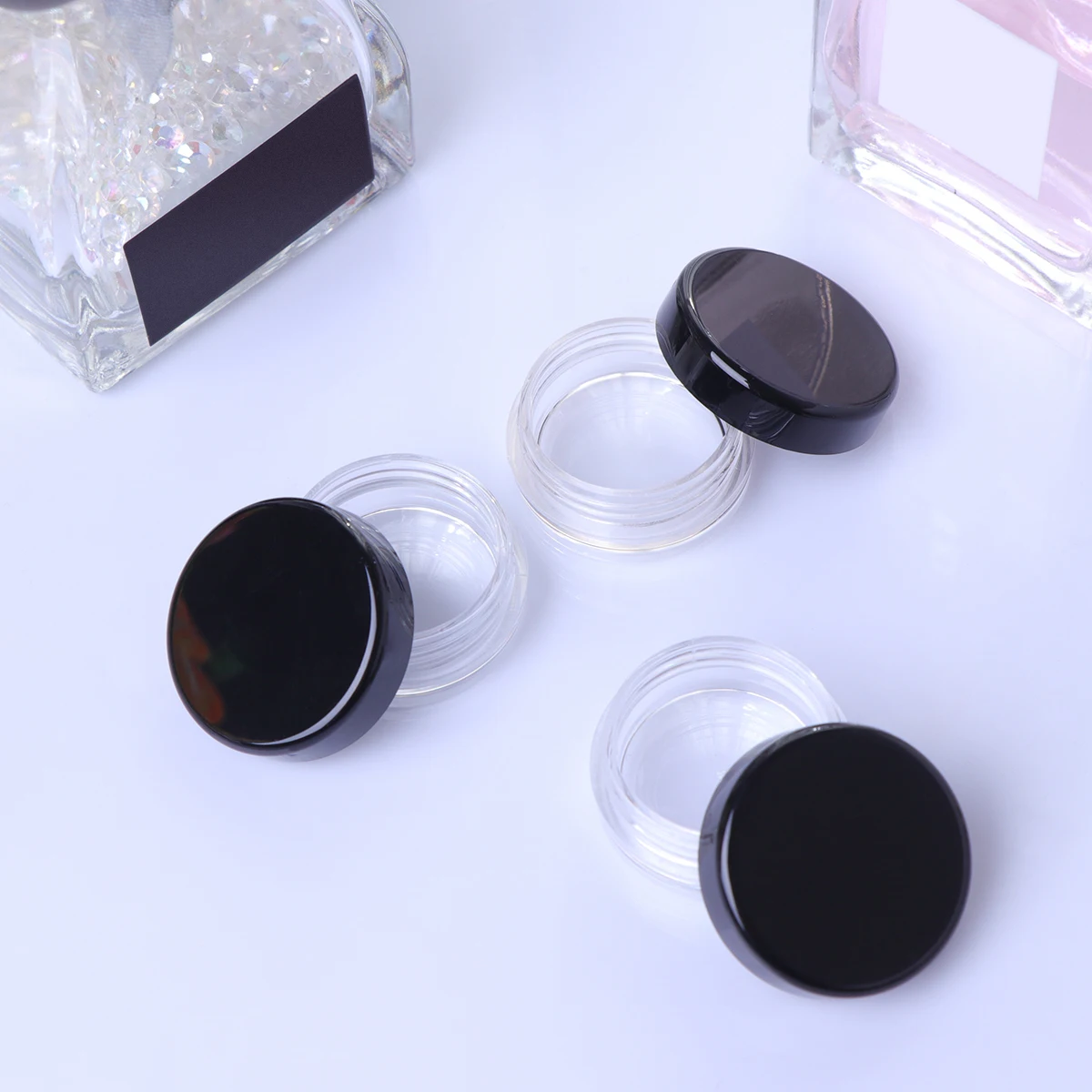

50Pcs 3g Mini Round Empty Bottles with Black Cap for Traveling Creams Lotion Makeup Storage Cream Bottles Lotion Bottle