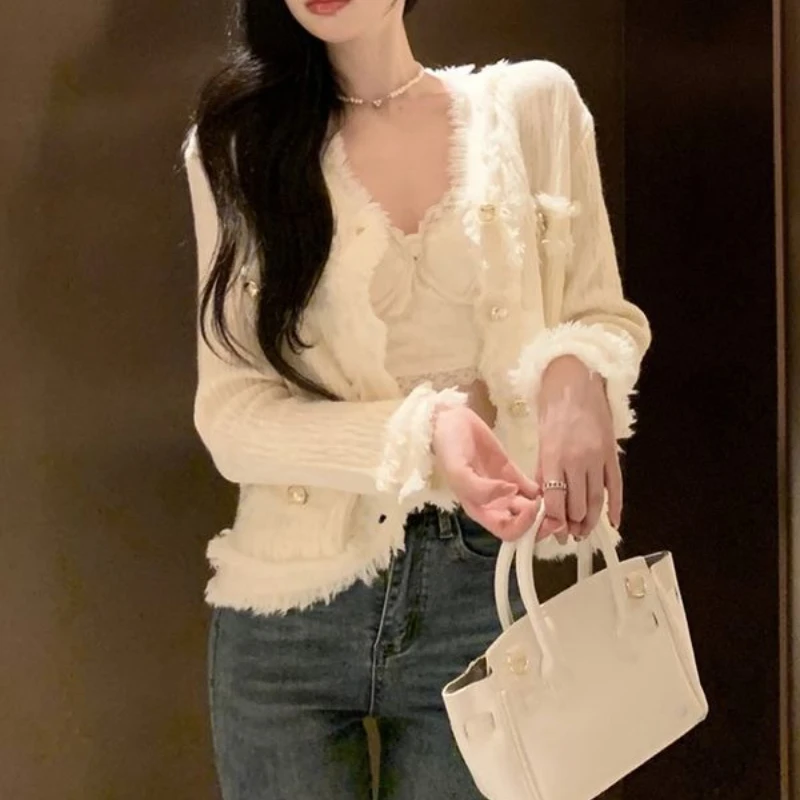 سترة جديدة للخريف والشتاء معطرة صغيرة مهدب للنساء كسول على شكل حرف v محبوكة بلون سادة سترة علوية ضيقة