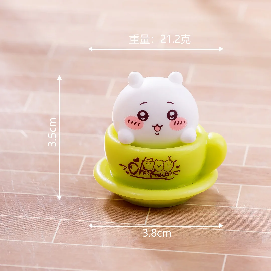 Kreatywne figurki Chiikawa z kubkiem obrotowym, zestawy blind box, akcesoria kawaii, mini ozdoby anime na biurko, prezenty świąteczne dla dzieci.