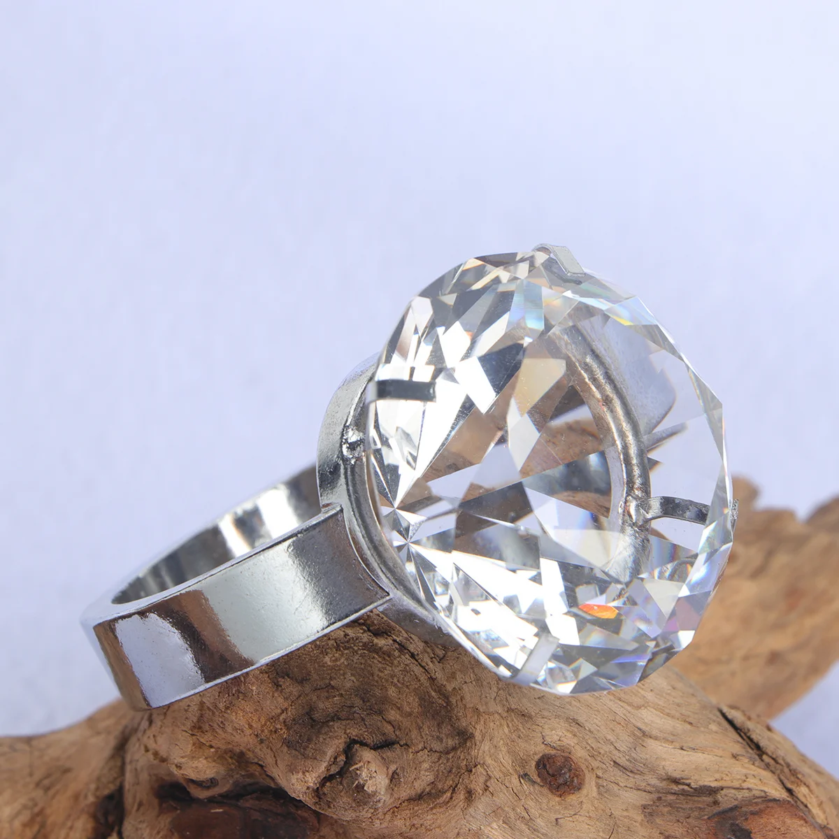 

1Pcs Exquisite Napkin Ring Holder Transparent Crystal Design for Wedding Reception Party Birthday Celebration Tableware