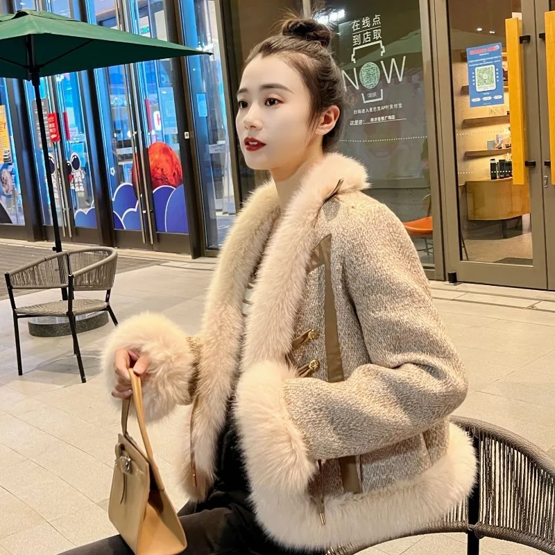 2023 Winter New Women imitation Fox Fur Coat Fashion V-neck Patchwork Short Outwear female temperament casual warm outcoat