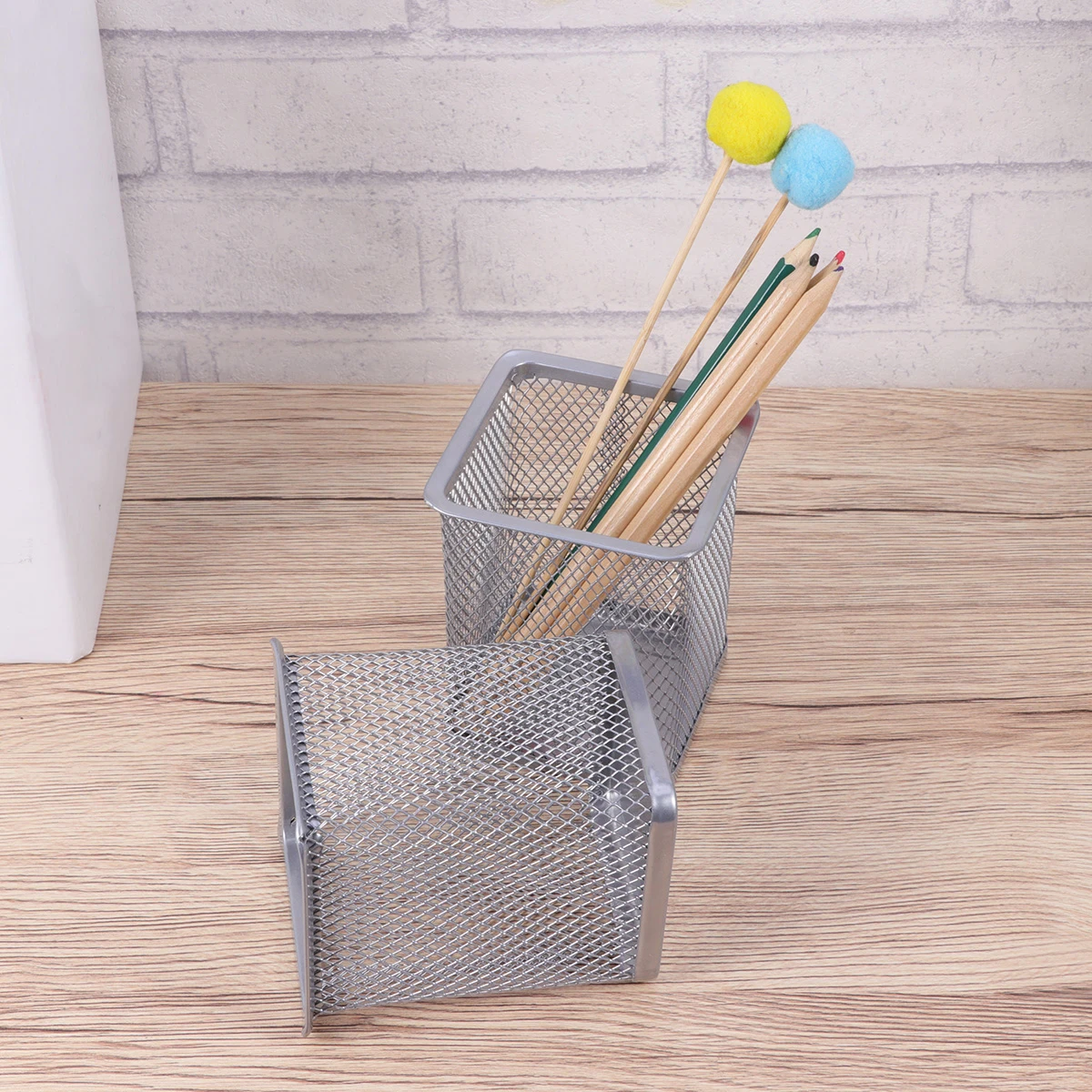 

2Pcs Metal Mesh Pen Container Square Pencil Holder Organizer Sturdy Lightweight Desk Organizer for Home Office School
