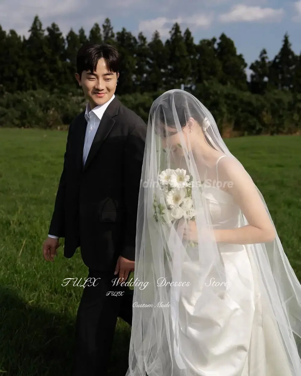 韓国のウェディングドレスTULX-Aライン,スパゲッティストラップ,ソフトサテン,ノースリーブ,シンプルなコルセット,ブライダルガウン,床の長さ,写真撮影