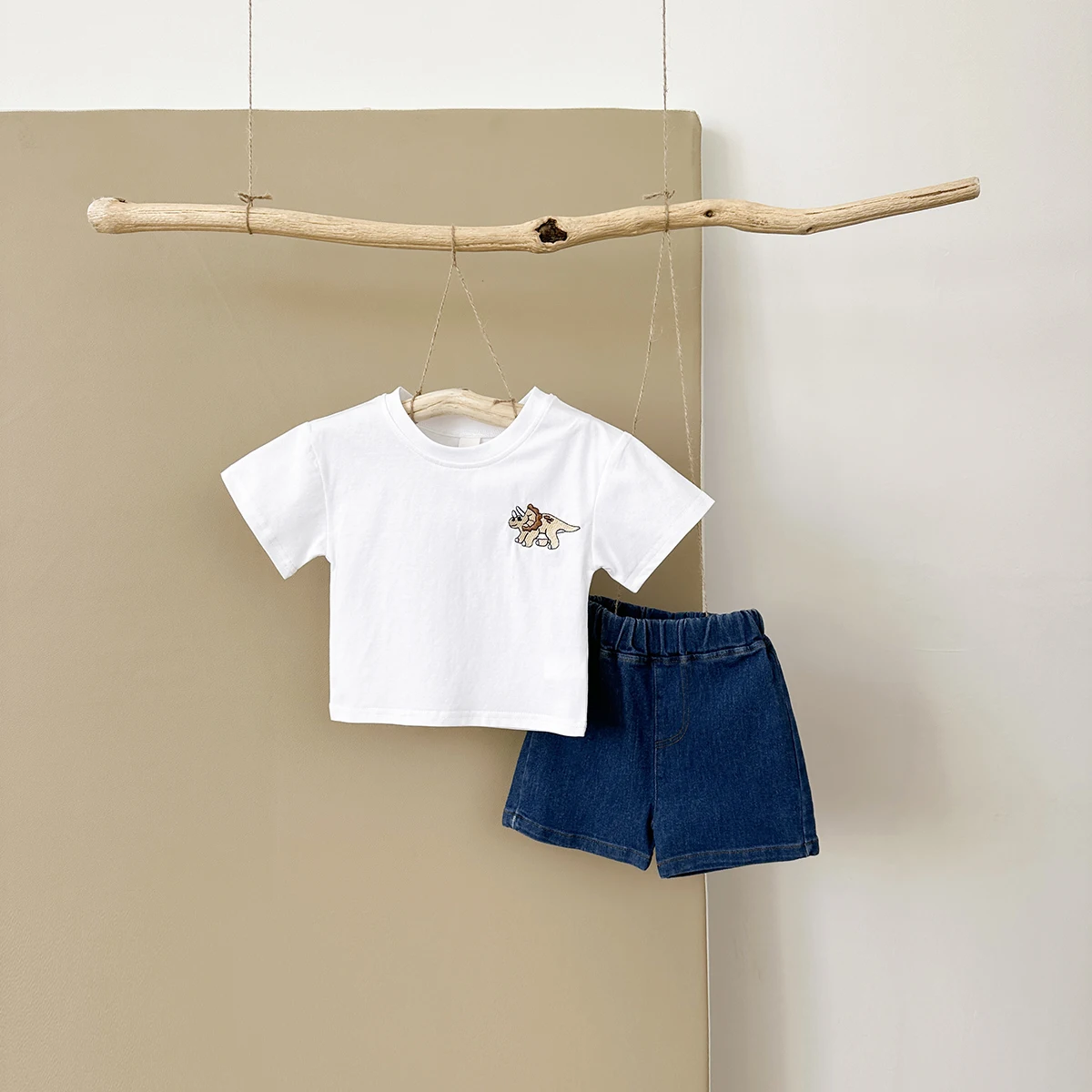 

2PCS New Fashion Infant Outfit Newborn Baby Boys Girls Clothing Summer Set Cartoon Dinosaur Print Cotton T-shirt +Denim Shorts