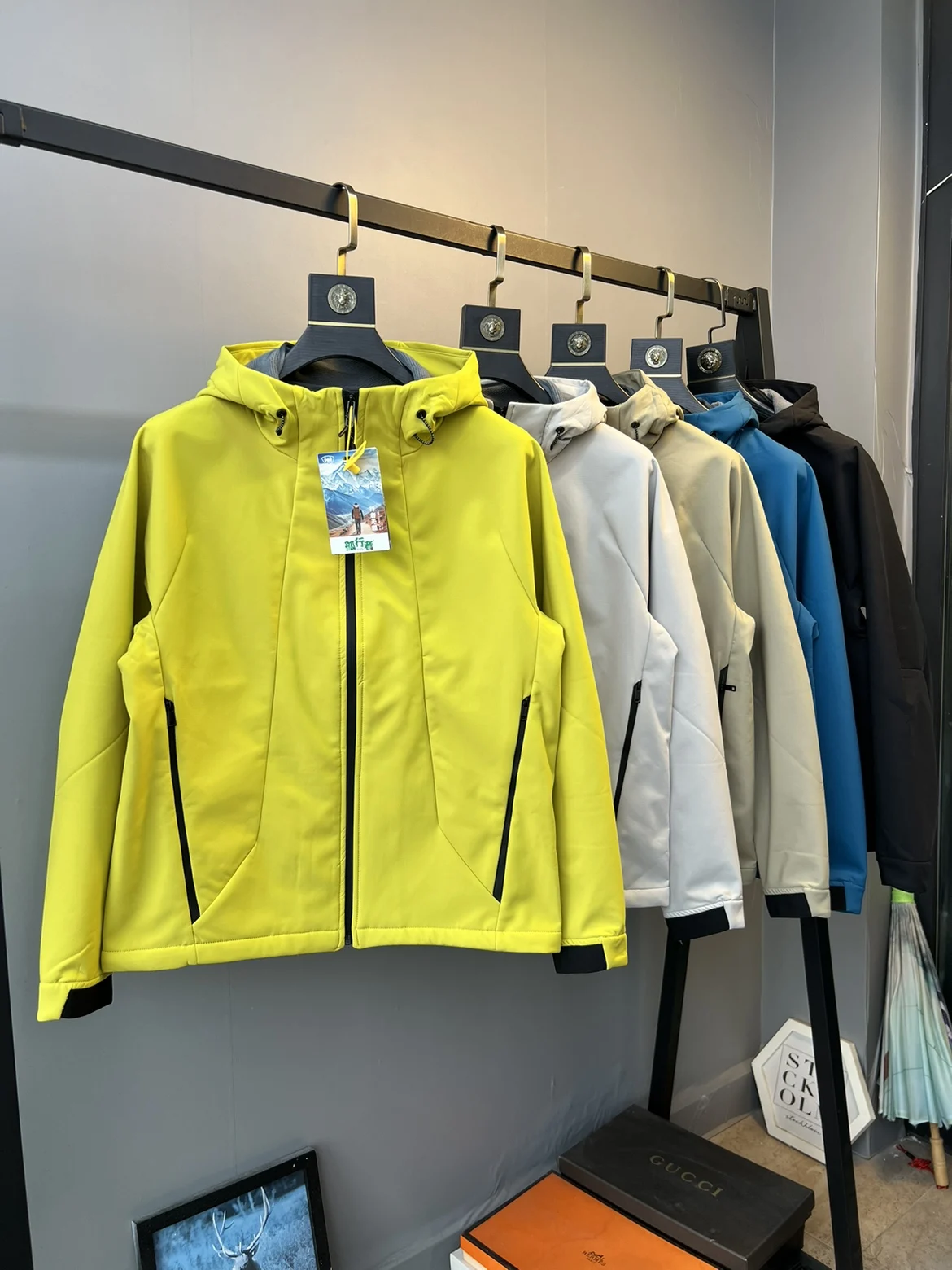 

Мужская утепленная водонепроницаемая спортивная куртка Dijia Special Training с капюшоном, осенне-зимняя верхняя одежда, модный городской стиль, полиэстер